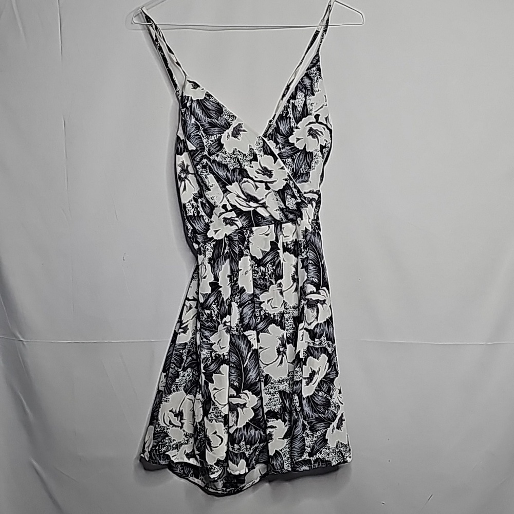 ANGL floral vneck cross chest spagetti strap short dress sz Medium